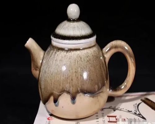 如何区分上釉与不上釉的柴烧茶器