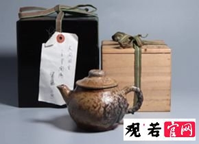 深紫色泥与天青色泥交融的柴烧紫砂壶什么颜色吗?