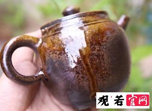 一个好的柴烧紫砂壶应该具备良好的使用体验
