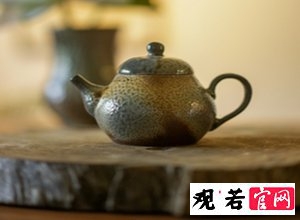 "为什么用观若柴烧紫砂壶泡茶更能提升口感?"