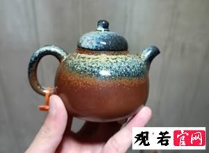 如何鉴别一把观若柴烧壶的真假?落灰釉和火痕!
