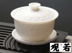 高白瓷是什么颜色的